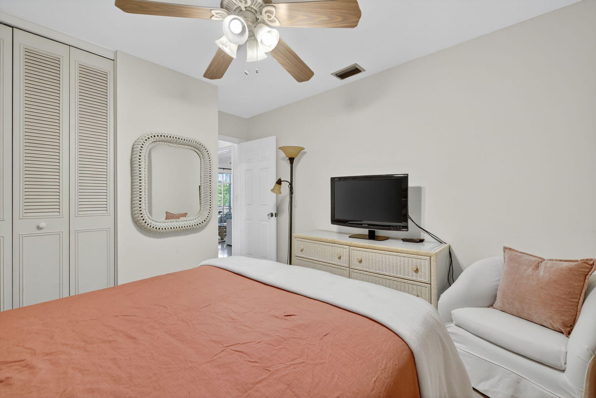 262 SE Monterey Avenue, Stuart, FL 34996 Photo