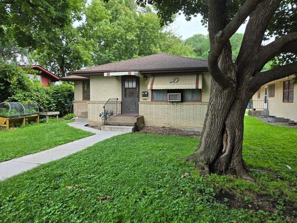 1098 26th Avenue SE, Minneapolis, MN 55414