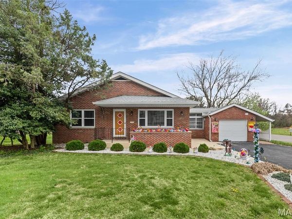 2000 Lebanon Avenue , Belleville, IL 62221