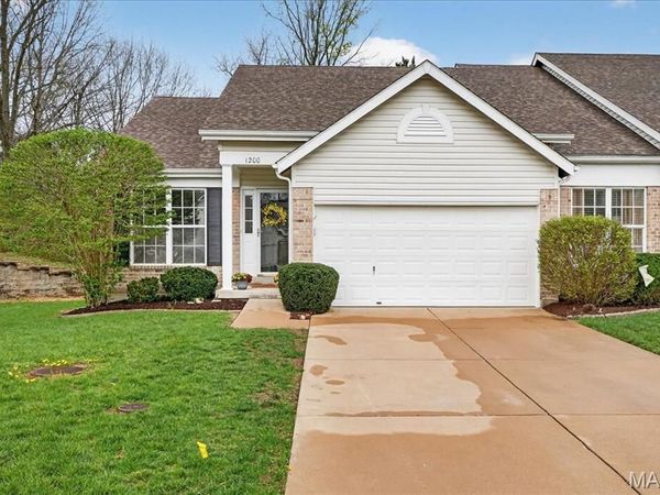 1200 Hunters Chase Drive , Eureka, MO 63025