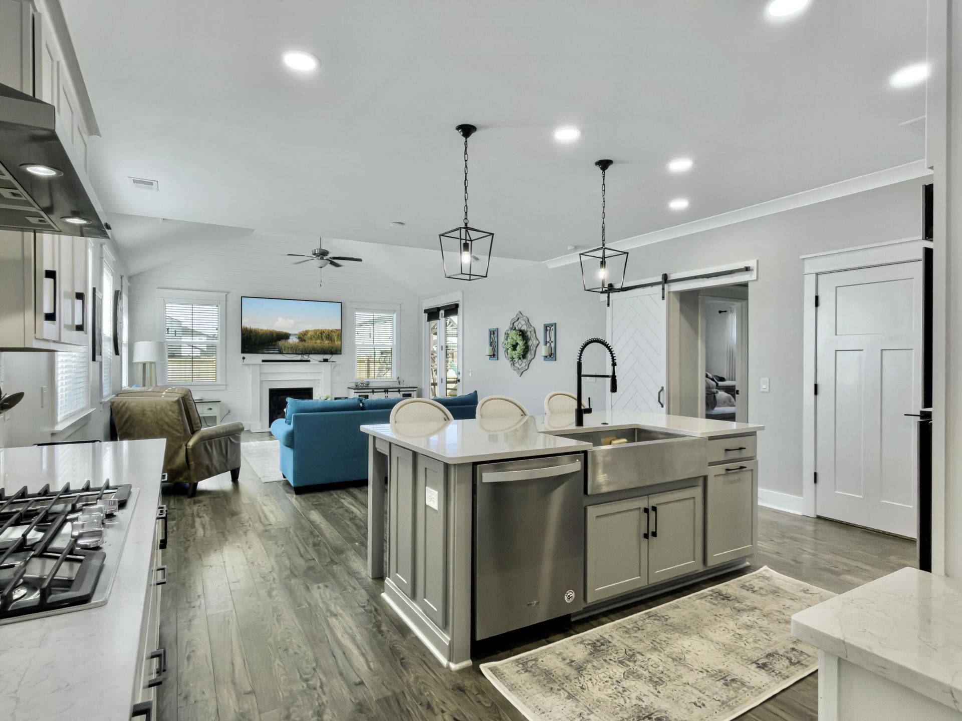 642 Sienna Way Photo 18