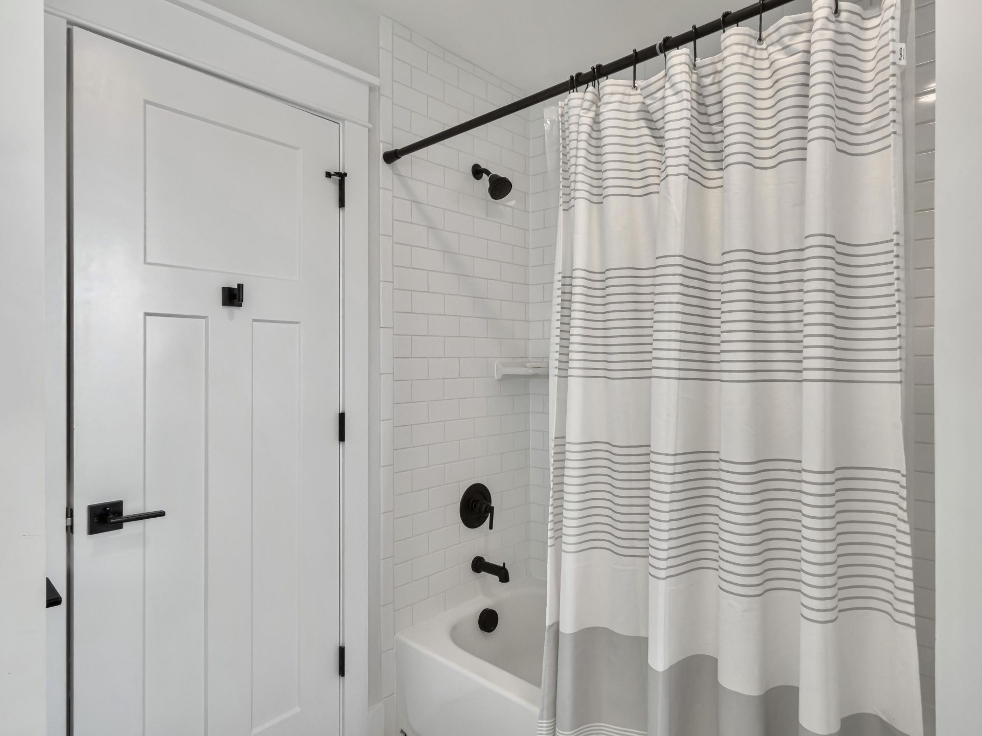 642 Sienna Way Photo 37