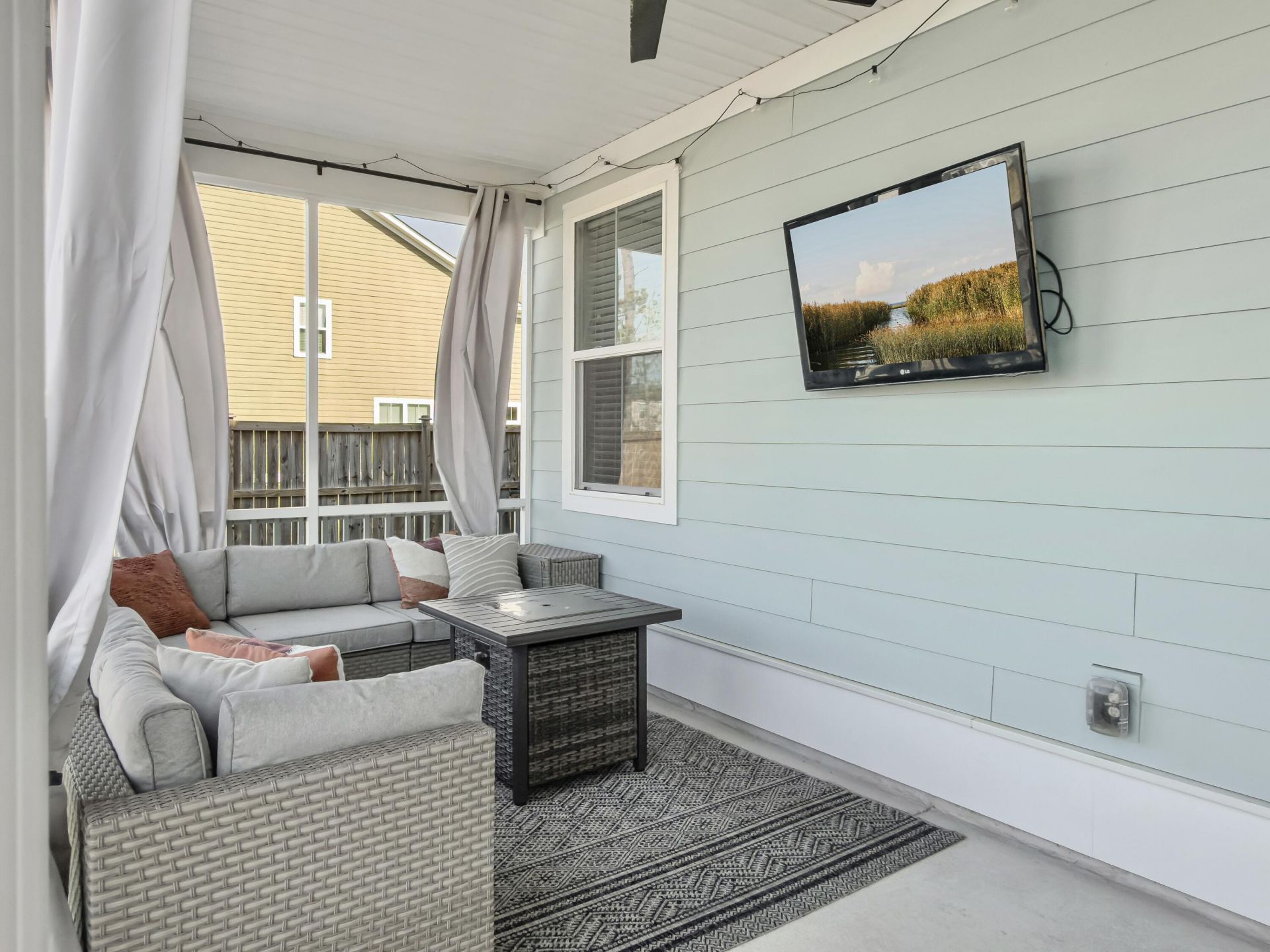 642 Sienna Way Photo 43