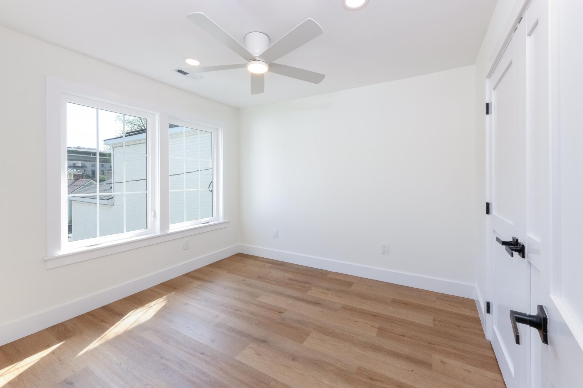 30 H Street Photo 17