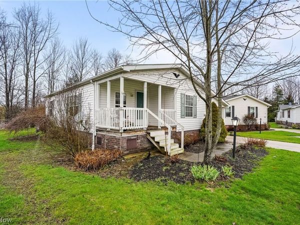 228 Troy Oaks Drive , Hiram, OH 44234