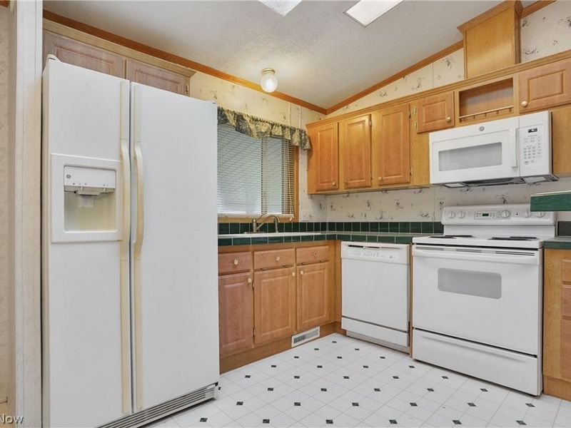 228 Troy Oaks Drive, Hiram, OH 44234 Photo 15