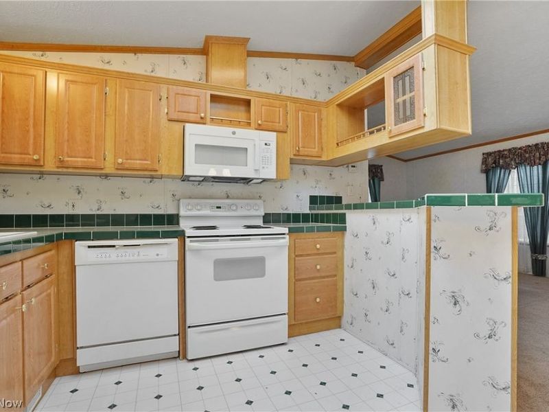 228 Troy Oaks Drive, Hiram, OH 44234 Photo 17