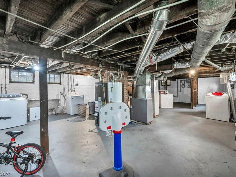 2822 Saratoga Avenue, Cleveland, OH 44109 Photo 9