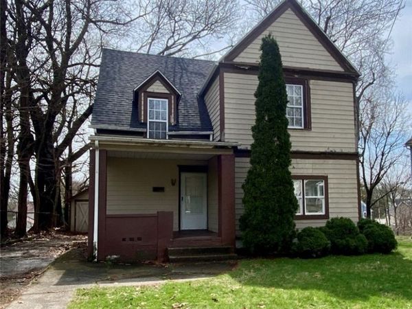 390 Doyle Street , Akron, OH 44303