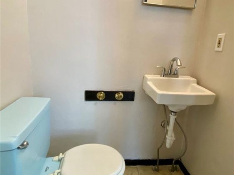 390 Doyle Street, Akron, OH 44303 Photo 10