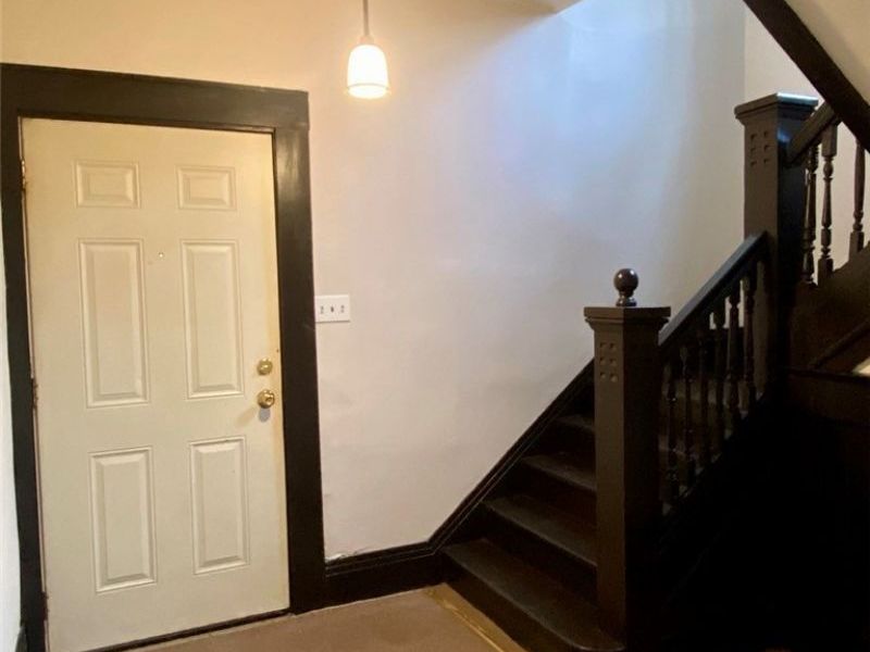 390 Doyle Street, Akron, OH 44303 Photo 3