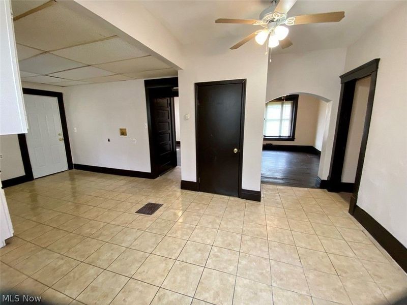 390 Doyle Street, Akron, OH 44303 Photo 6