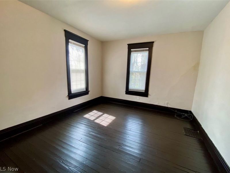 390 Doyle Street, Akron, OH 44303 Photo 9