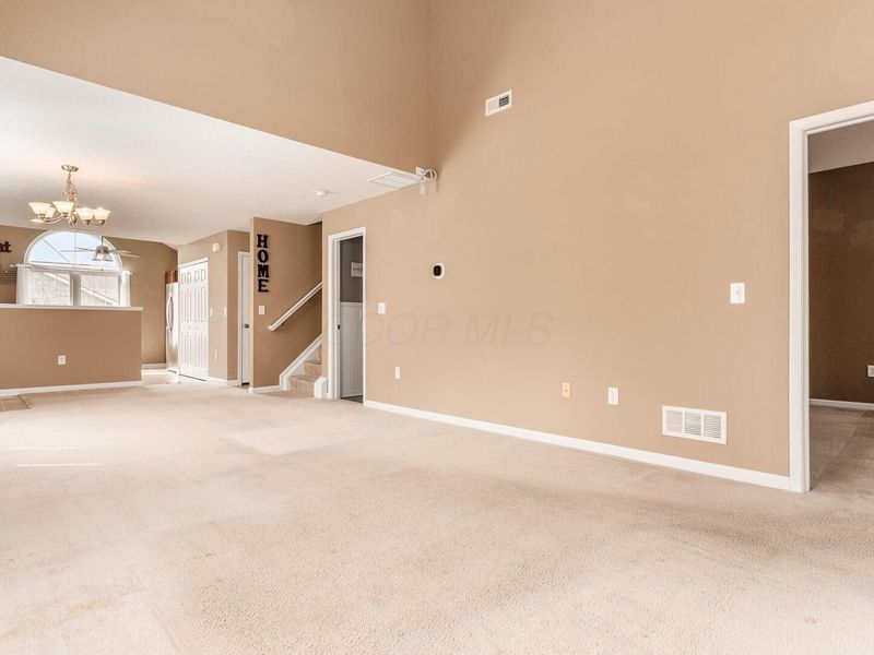 8406 Diversey Loop, Blacklick, OH 43004 Photo 10