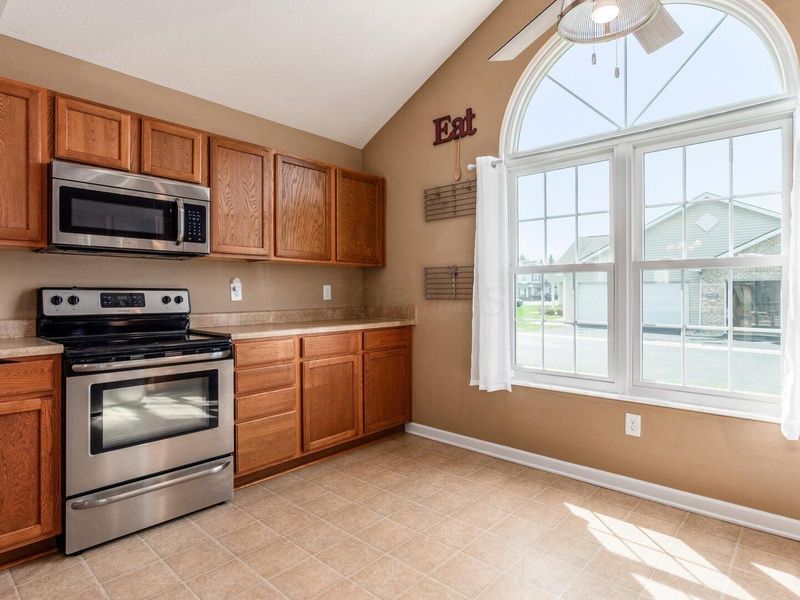 8406 Diversey Loop, Blacklick, OH 43004 Photo 11