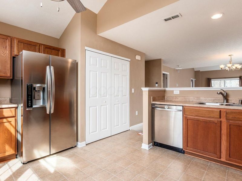 8406 Diversey Loop, Blacklick, OH 43004 Photo 13