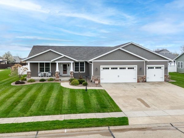 339 Hillside Drive, Eldridge, IA 52748