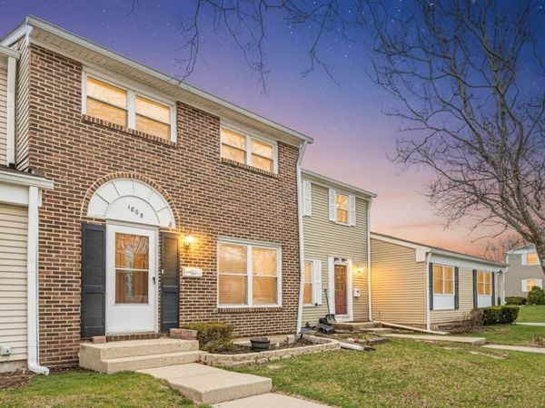 1808 LARGO Court, Schaumburg, IL 60194