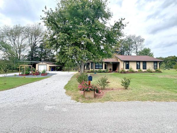 103 S Grover Ave, Mountain View, AR 72560