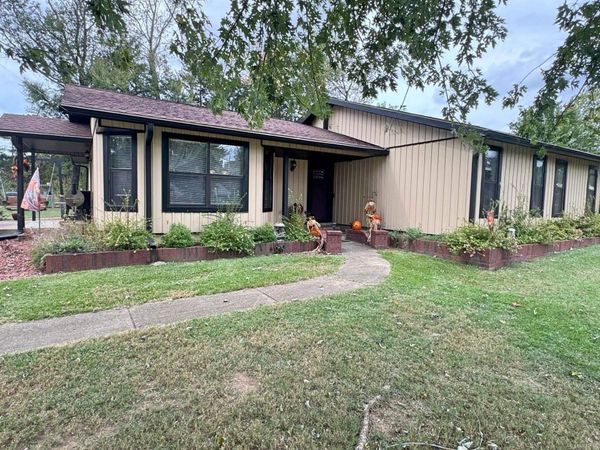 103 S Grover Ave, Mountain View, AR 72560