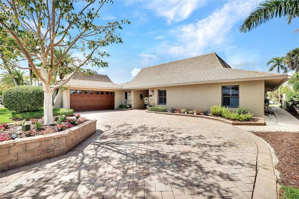 2361 Longboat Dr, Naples, FL 34104 Photo