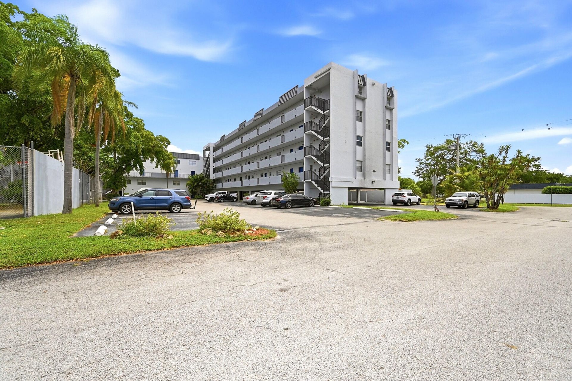 7541 NW 16th Street, Unit 1211, Plantation, FL 33313 Photo