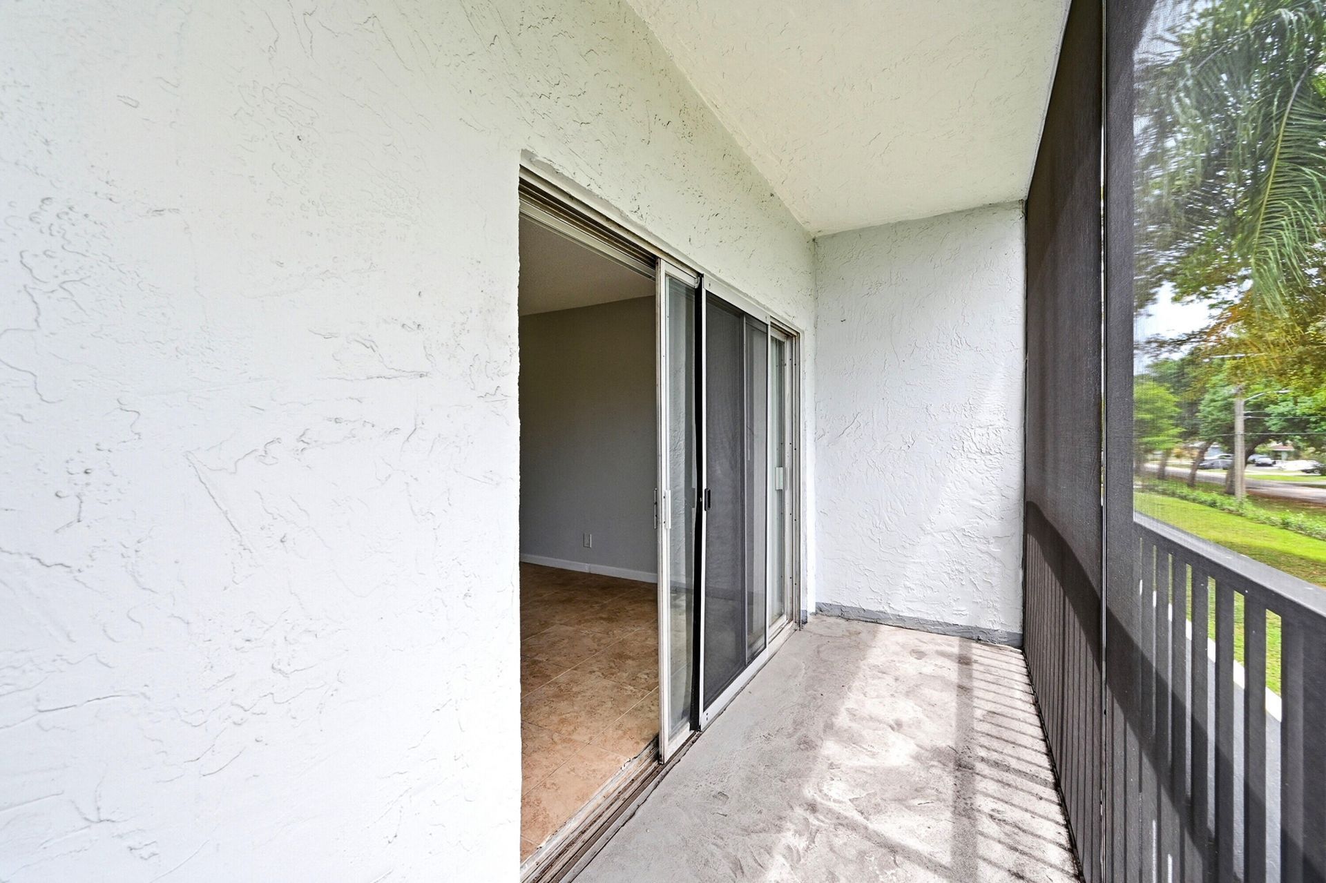 7541 NW 16th Street, Unit 1211, Plantation, FL 33313 Photo