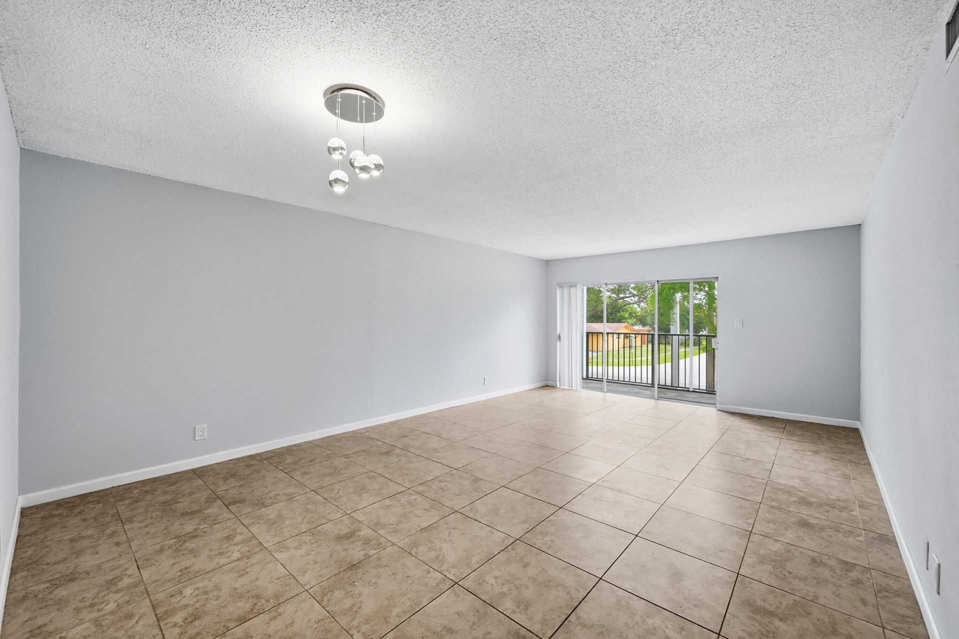7541 NW 16th Street, Unit 1211, Plantation, FL 33313 Photo