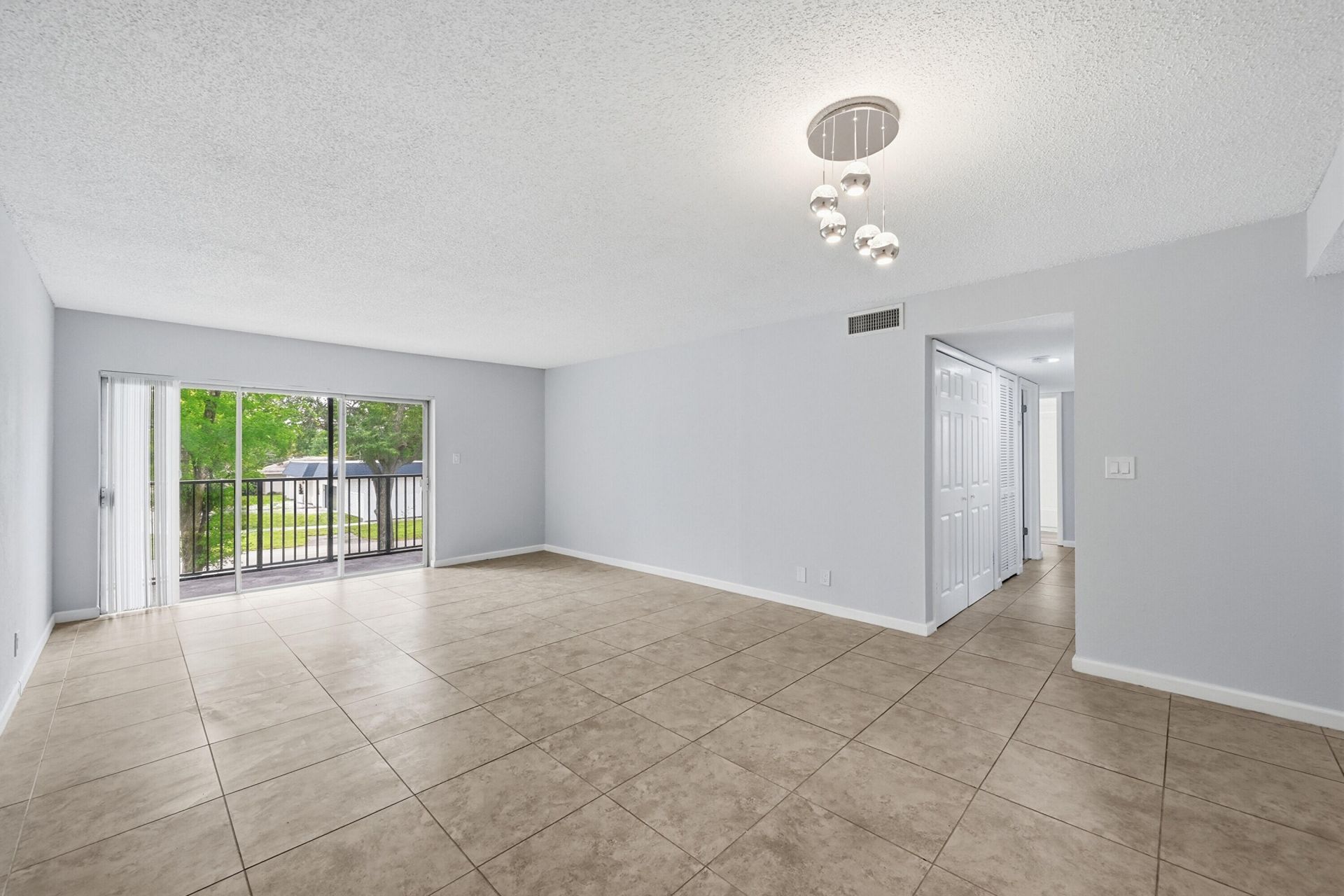 7541 NW 16th Street, Unit 1211, Plantation, FL 33313 Photo