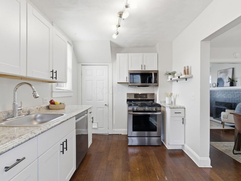 379 E 8th Avenue, Columbus, OH 43201 Photo 11