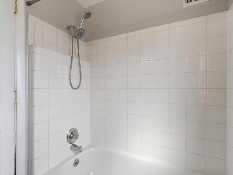 379 E 8th Avenue, Columbus, OH 43201 Photo 26