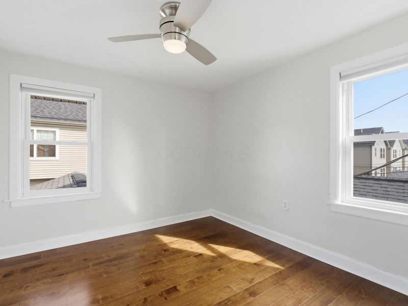 379 E 8th Avenue, Columbus, OH 43201 Photo 28