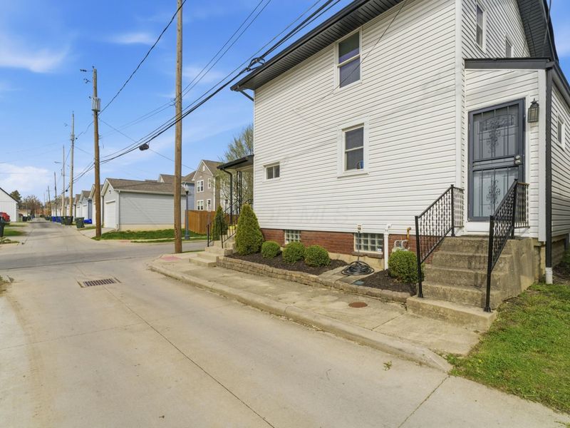 379 E 8th Avenue, Columbus, OH 43201 Photo 32