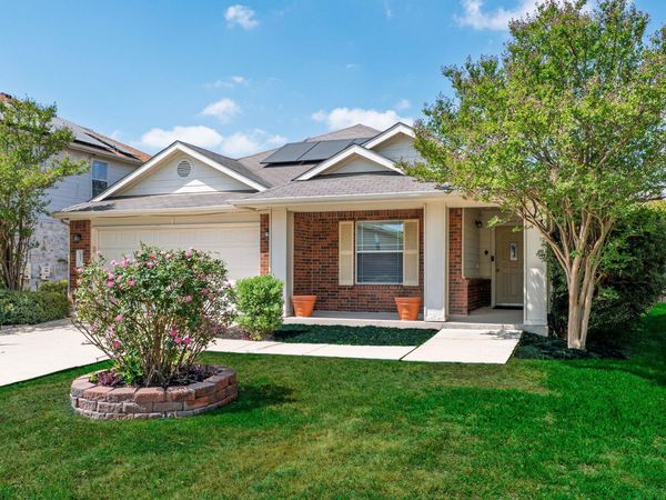 110 S Creekbend DR , Hutto, TX 78634