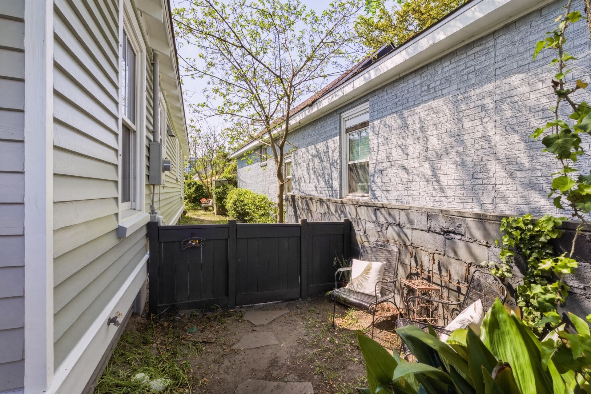 85 Romney Street Photo 10