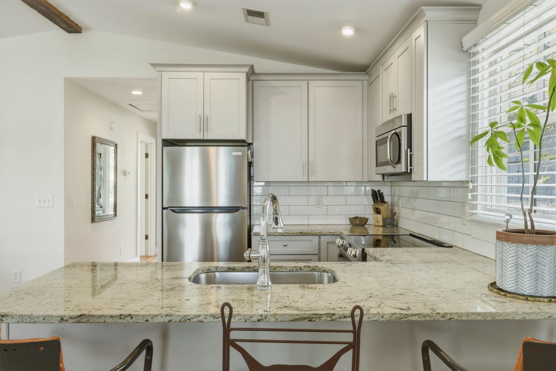 85 Romney Street Photo 19