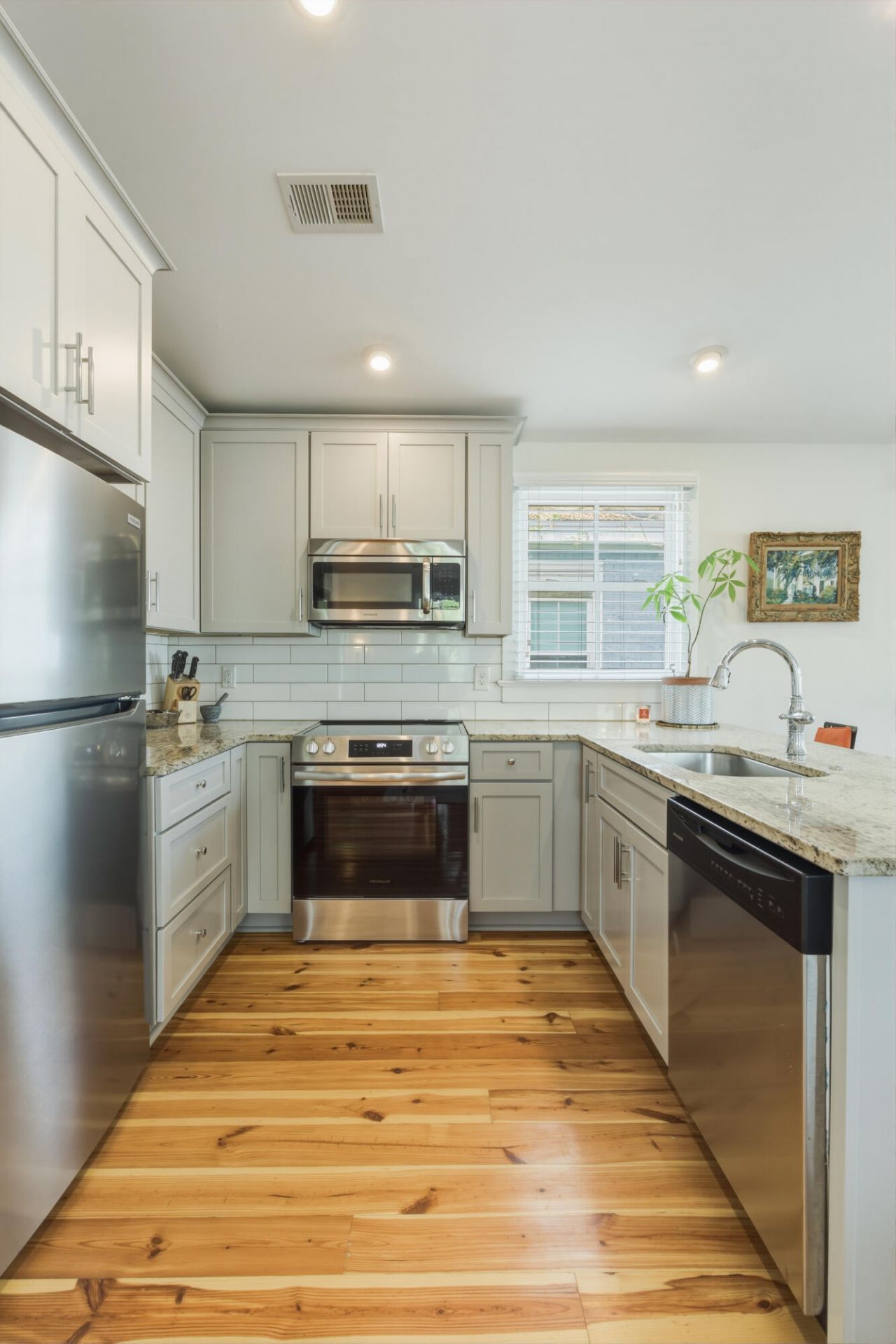 85 Romney Street Photo 20