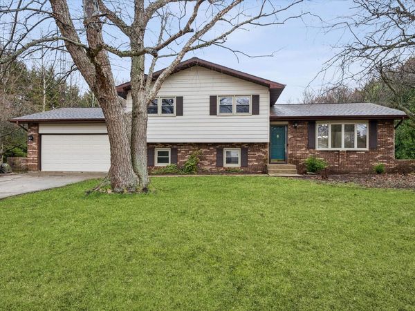 411 Northfield Lane , Valparaiso, IN 46383