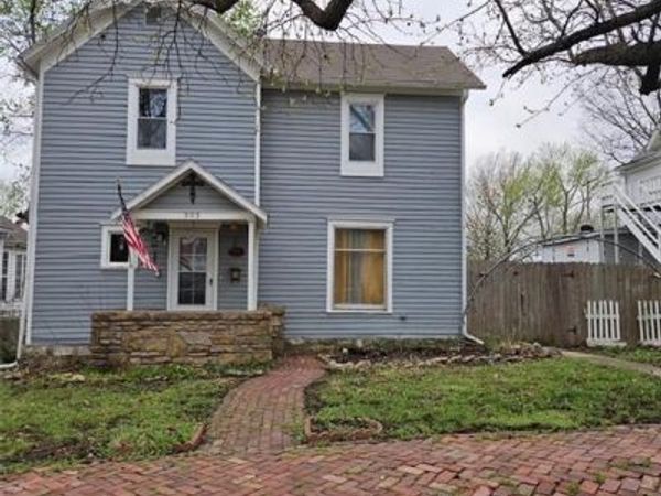 303 E Wea Street, Paola, KS 66071