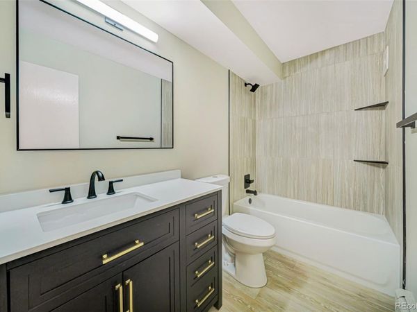 7040 E Girard Avenue , Unit 210, Denver, CO 80224