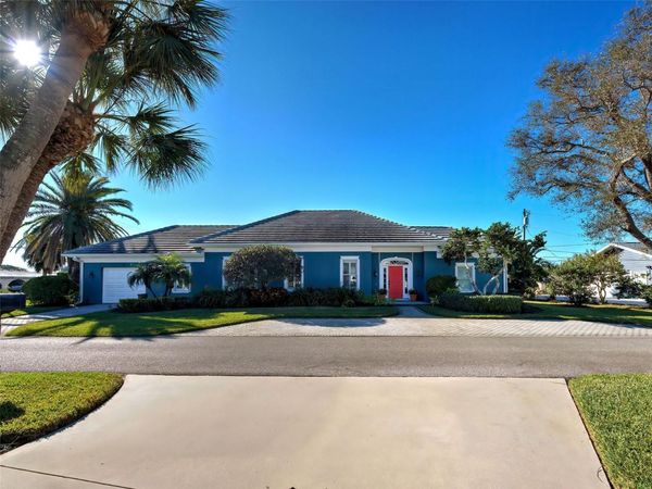 16 GULF MANOR DRIVE, VENICE, FL 34285