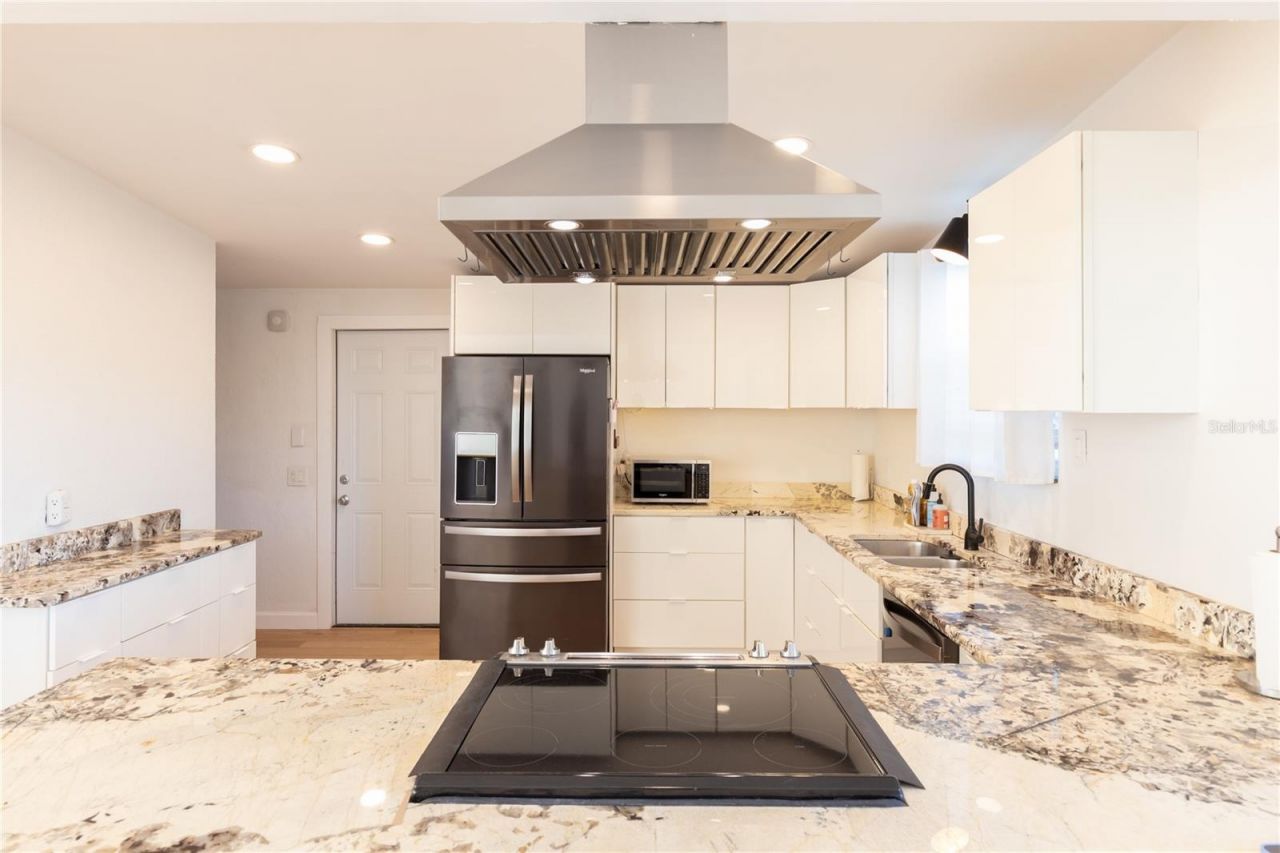 2110 Alcazar Way S, Saint Petersburg, FL 33712 Photo