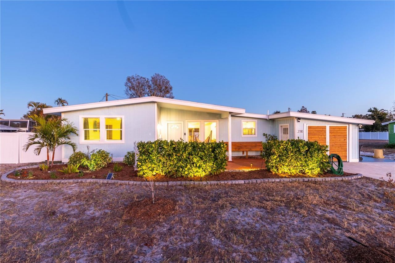 2110 Alcazar Way S, Saint Petersburg, FL 33712 Photo