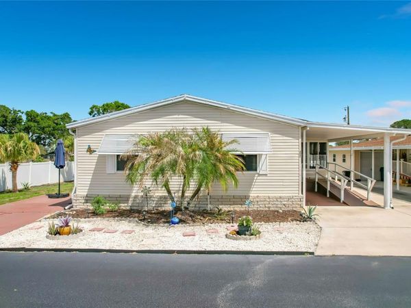 452 PAR DRIVE , FROSTPROOF, FL 33843