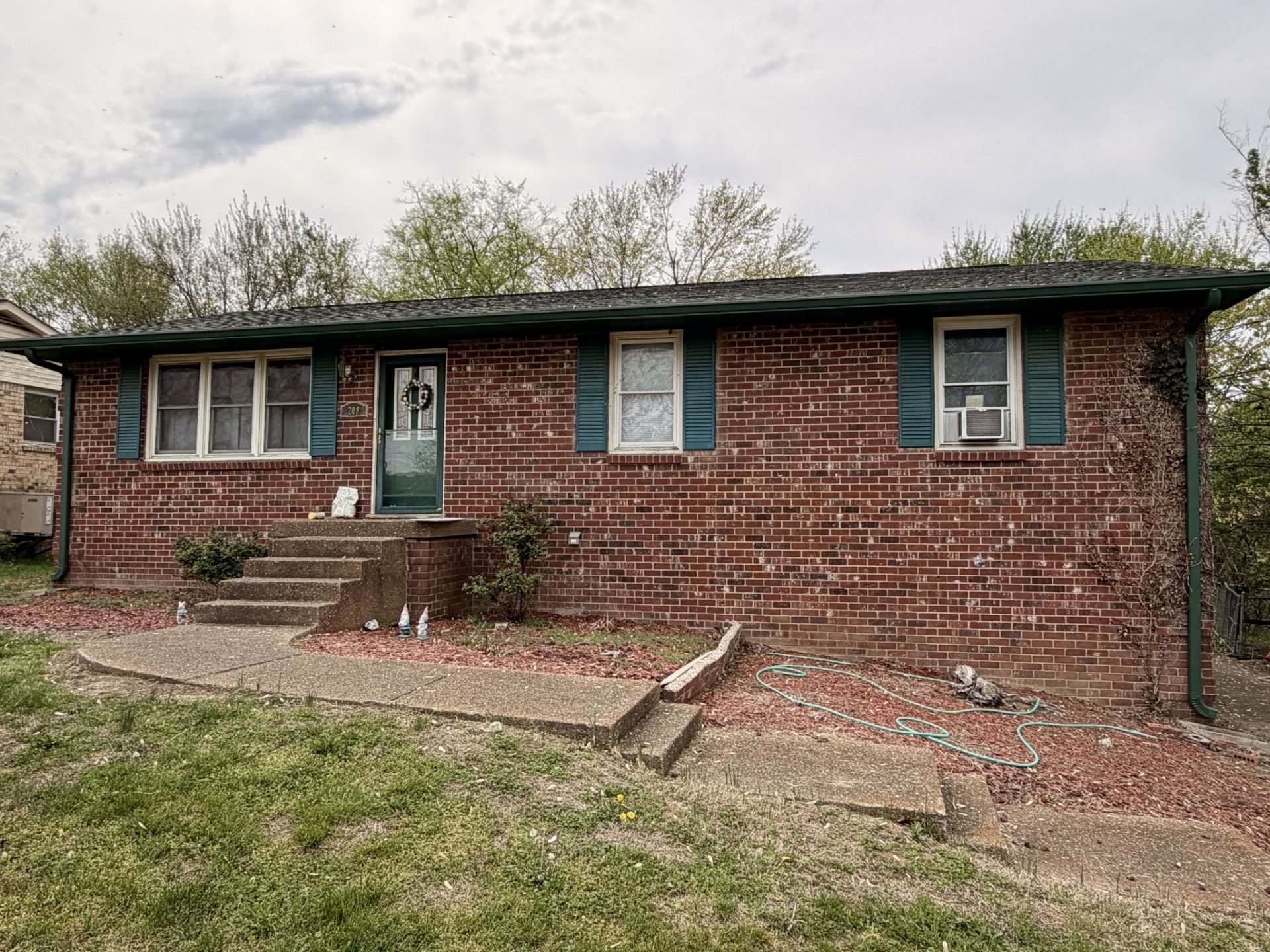 208 Evergreen Cir, Hendersonville, TN 37075 Main Photo