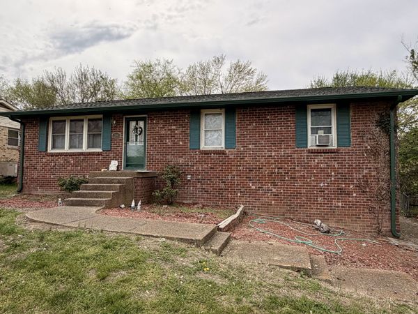 208 Evergreen Cir, Hendersonville, TN 37075