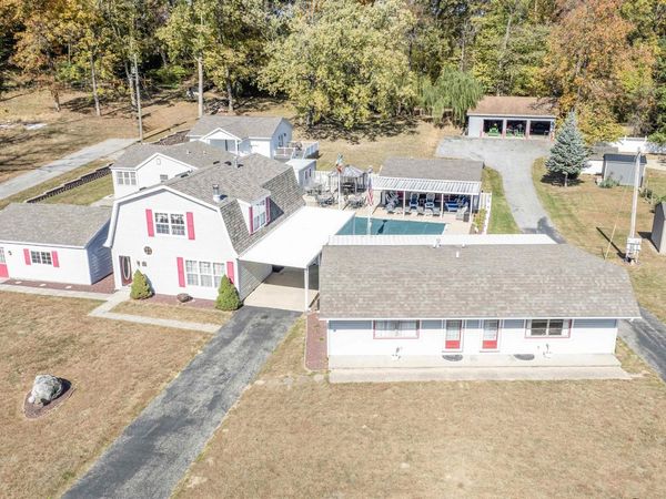 5785 E Golden Hills Drive, Monticello, IN 47960