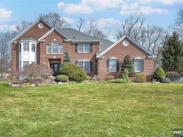 4 Reiher Court, WEST CALDWELL, NJ 07006