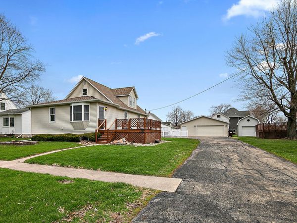 203 E Lake Street , Ashkum, IL 60911