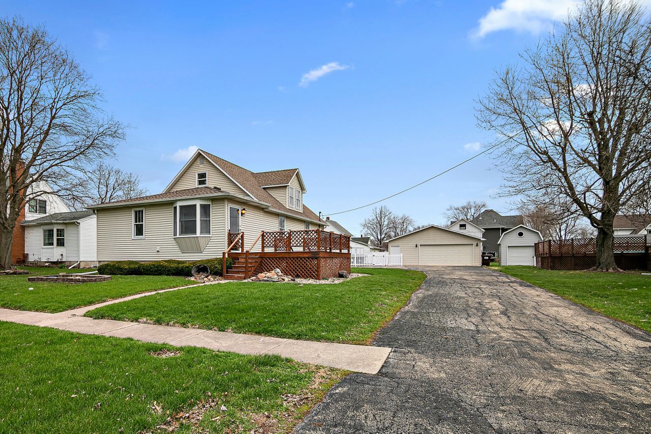 203 E Lake Street, Ashkum, IL 60911